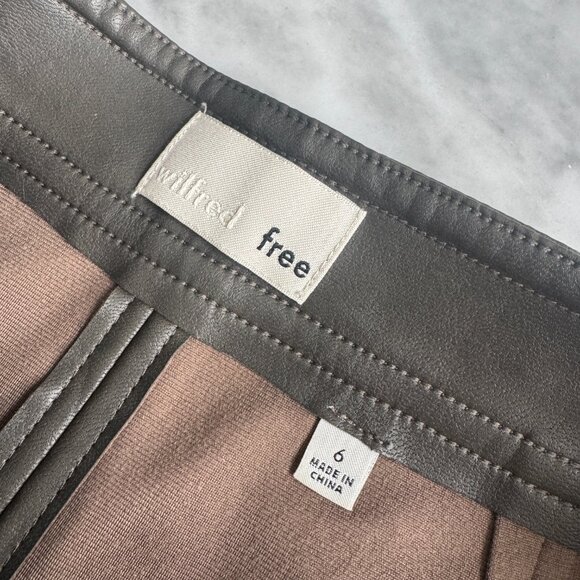 Aritzia Wilfred Vegan Leather Mini Skirt, Size 6 (but on smaller side) - Picture 4 of 7